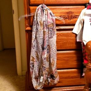 Multicolored thin scarf.